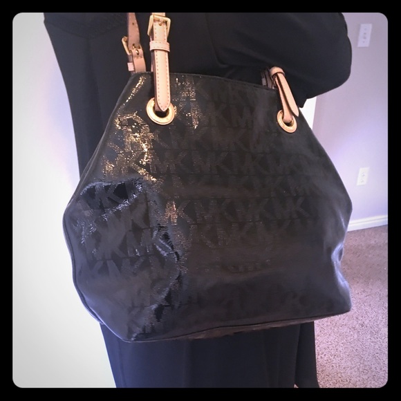 Michael Kors Handbags - Bag